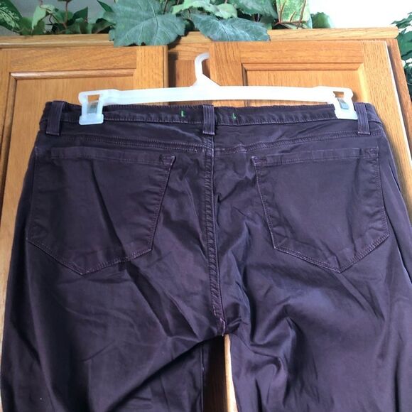 J Brand Mid Rise Straight Jeans Red Wine - 30 - Picture 7 of 11
